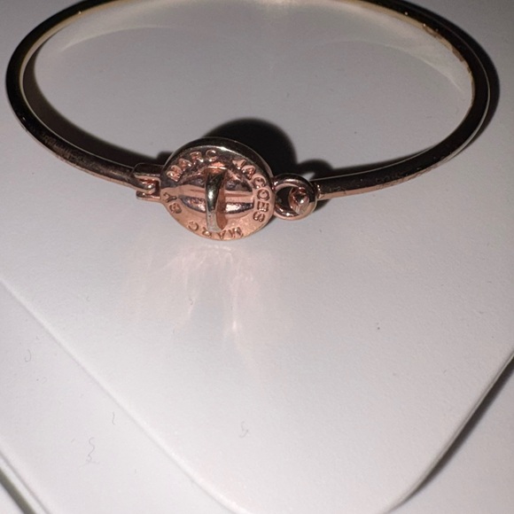 Marc Jacobs Gold Plated Circular Clasp Bracelet - Picture 7 of 8